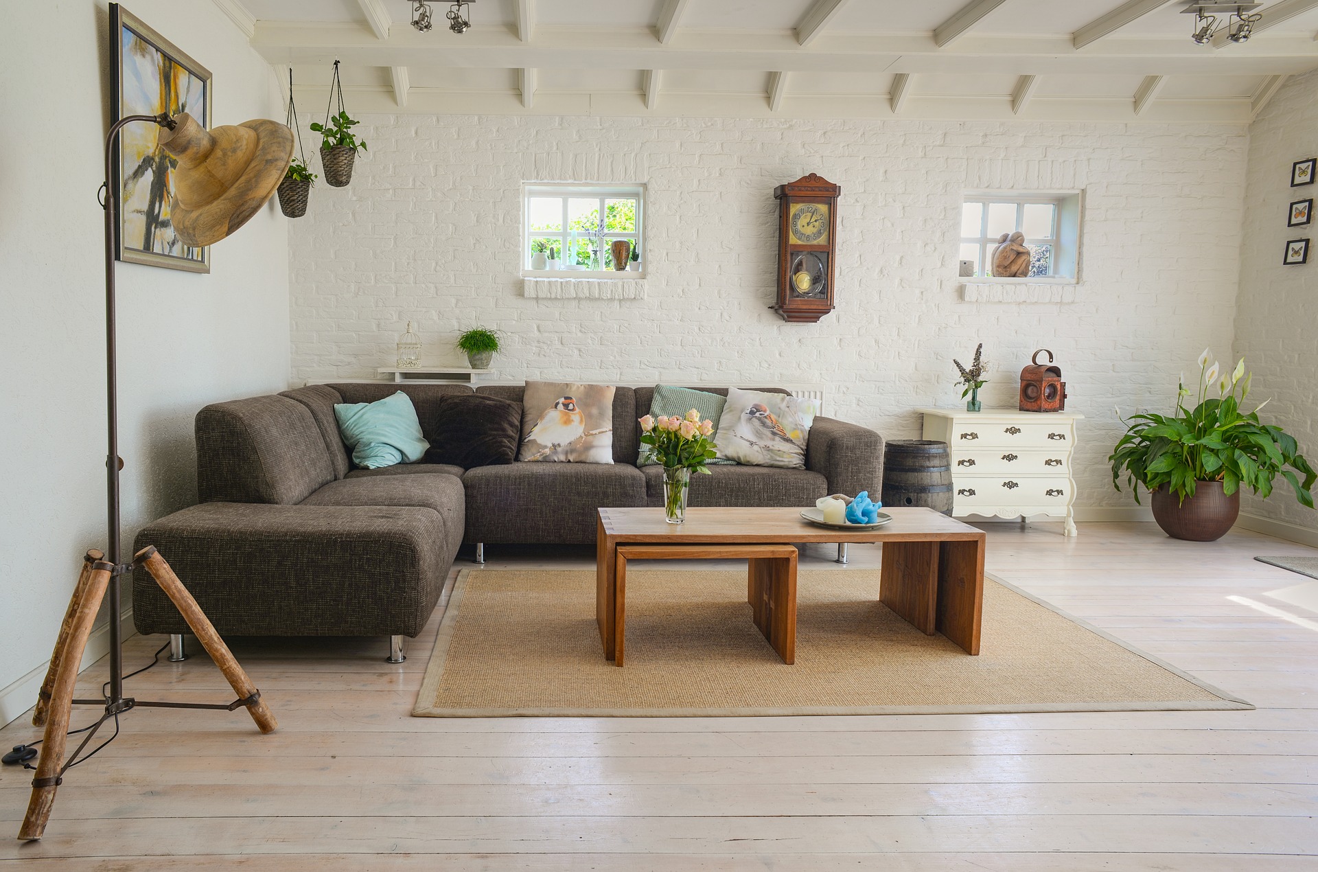 Vinyl, koberec nebo dlažba? Který typ podlahy zvolíte do svého bytu vy?
